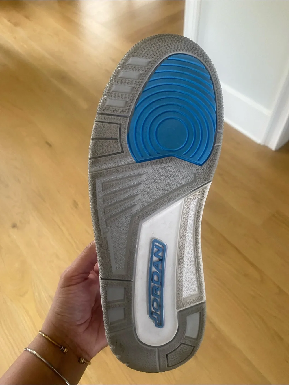 Jordan Spizike Low in White and University Blue